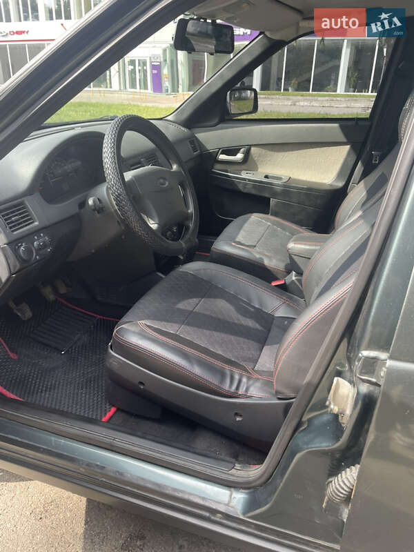 Хетчбек ВАЗ / Lada 2172 Priora 2008 в Сумах