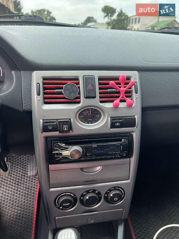 Хэтчбек ВАЗ / Lada 2172 Priora 2012 в Павлограде