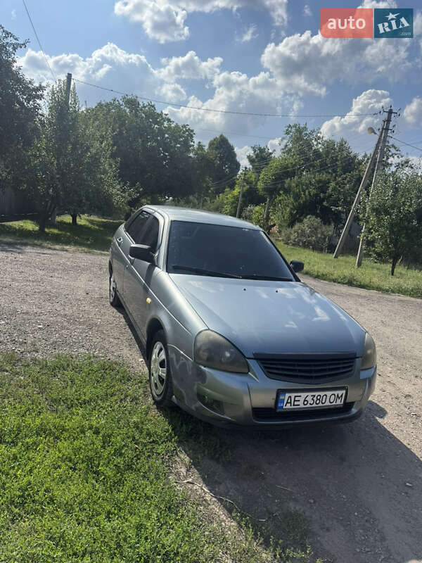 Хэтчбек ВАЗ / Lada 2172 Priora 2008 в Синельниково фото 3 Хэтчбек ВАЗ / Lada 2172 Priora 2008 в Синельниково