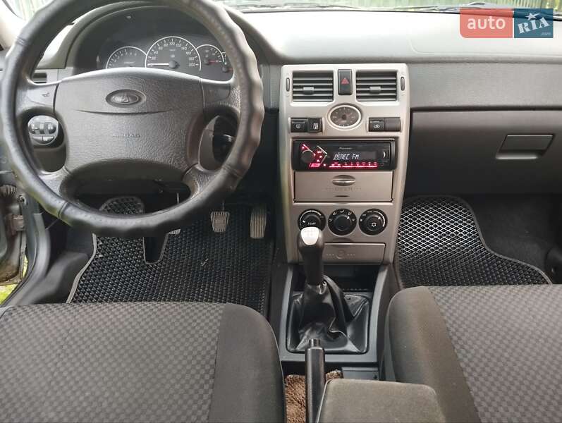 Хэтчбек ВАЗ / Lada 2172 Priora 2011 в Литине