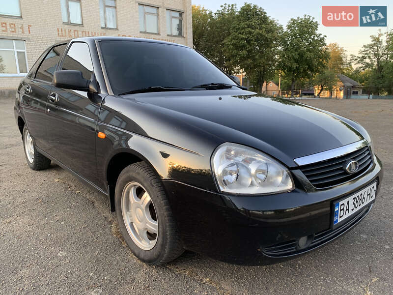 Хэтчбек ВАЗ / Lada 2172 Priora 2008 в Бобринце