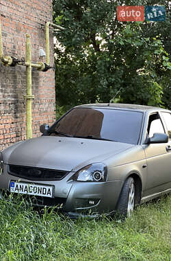 Хэтчбек ВАЗ 2172 Priora 2011 в 