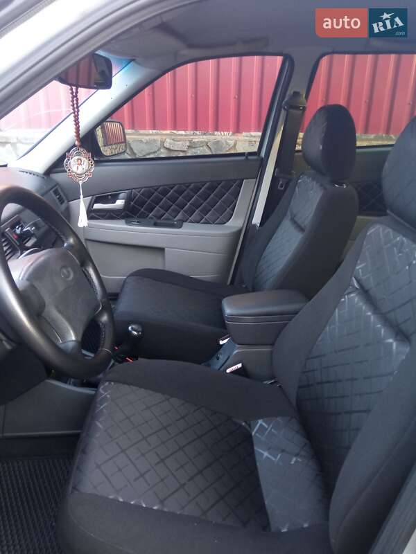 Хэтчбек ВАЗ / Lada 2172 Priora 2008 в Житомире фото 8 Хэтчбек ВАЗ / Lada 2172 Priora 2008 в Житомире