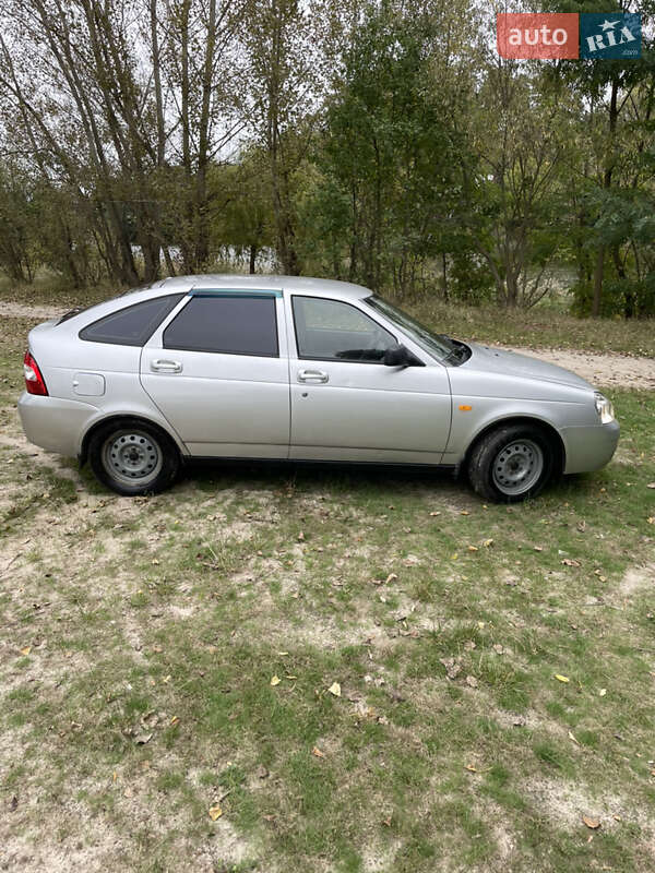 Хэтчбек ВАЗ / Lada 2172 Priora 2008 в Киеве фото 6 Хэтчбек ВАЗ / Lada 2172 Priora 2008 в Киеве