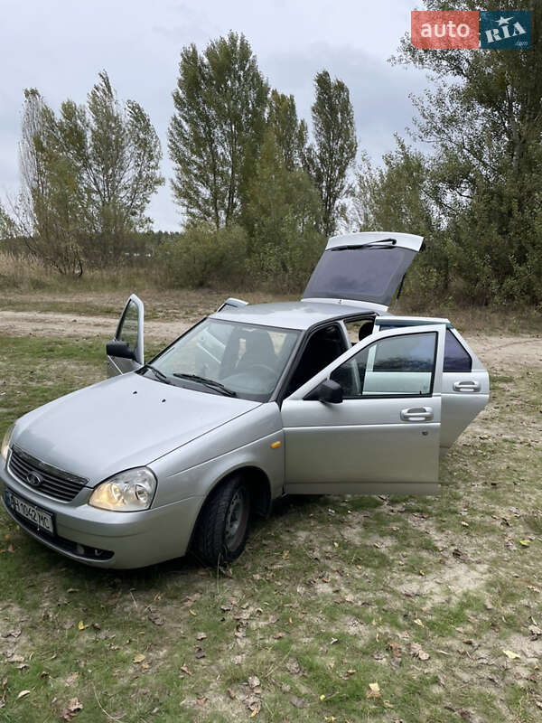 Хэтчбек ВАЗ / Lada 2172 Priora 2008 в Киеве фото 17 Хэтчбек ВАЗ / Lada 2172 Priora 2008 в Киеве