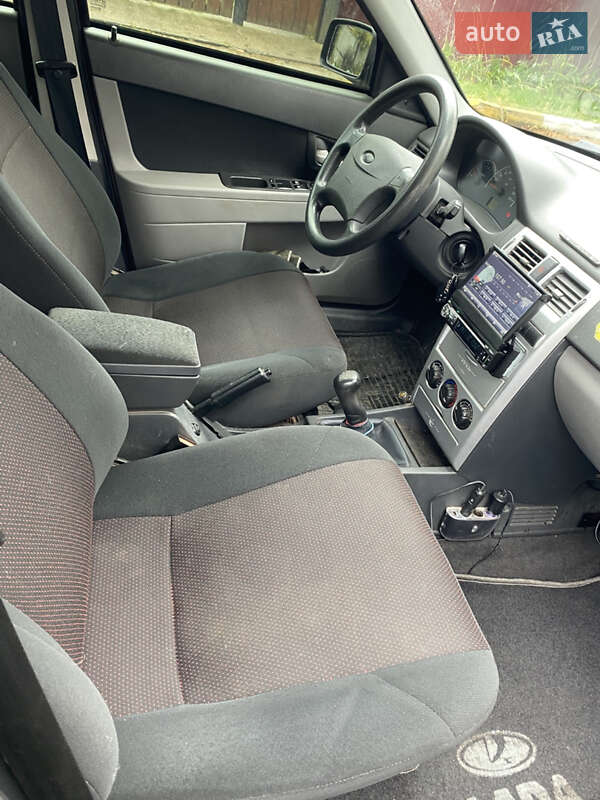 Хэтчбек ВАЗ / Lada 2172 Priora 2008 в Киеве