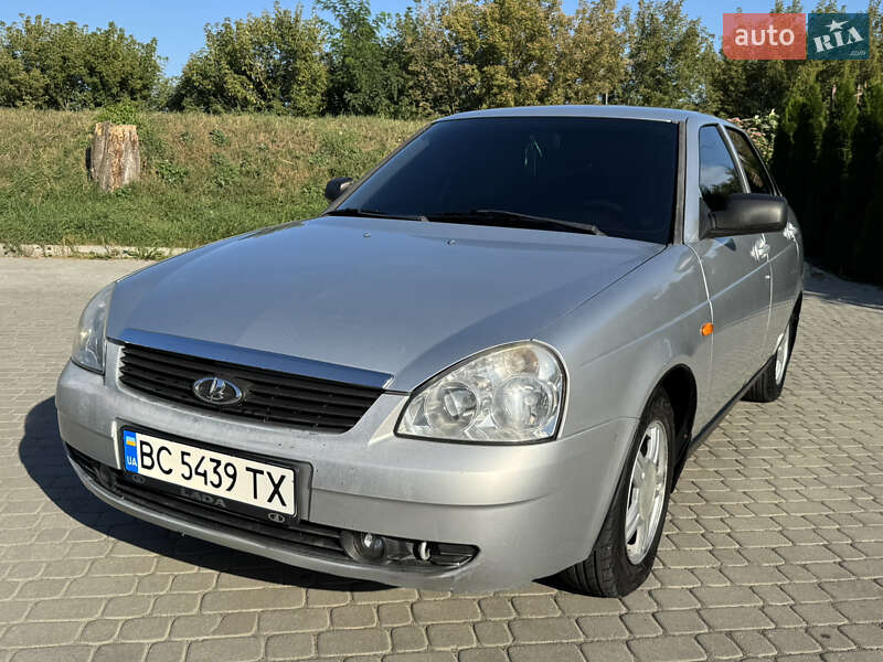 Хэтчбек ВАЗ / Lada 2172 Priora 2008 в Львове
