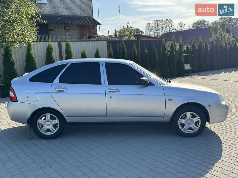 Хэтчбек ВАЗ / Lada 2172 Priora 2008 в Львове