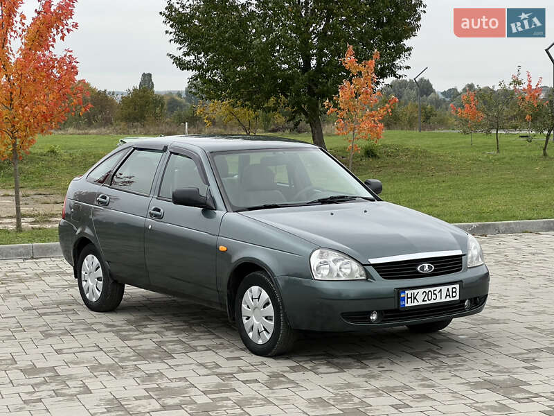 Хэтчбек ВАЗ / Lada 2172 Priora 2008 в Здолбунове фото 16 Хэтчбек ВАЗ / Lada 2172 Priora 2008 в Здолбунове