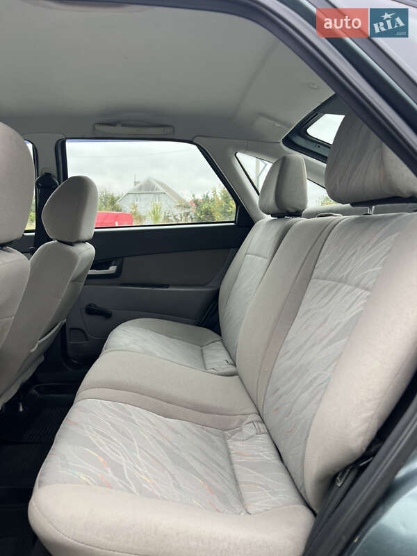 Хэтчбек ВАЗ / Lada 2172 Priora 2008 в Здолбунове фото 24 Хэтчбек ВАЗ / Lada 2172 Priora 2008 в Здолбунове