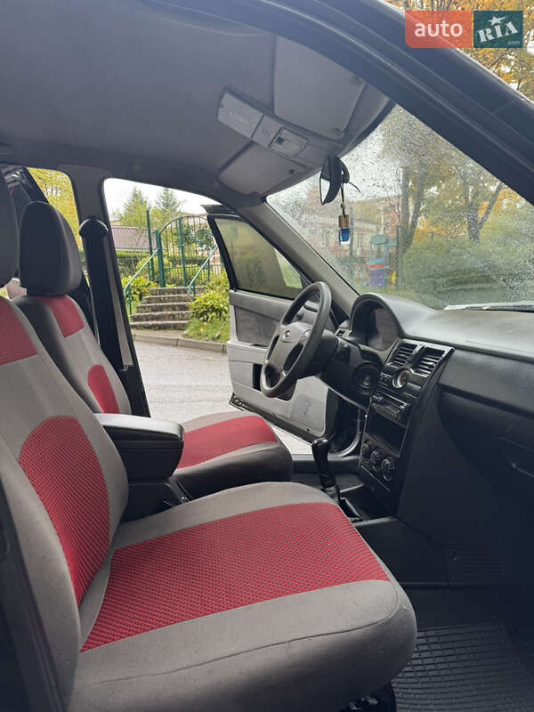 Хетчбек ВАЗ / Lada 2172 Priora 2008 в Тернополі фото 28 Хетчбек ВАЗ / Lada 2172 Priora 2008 в Тернополі