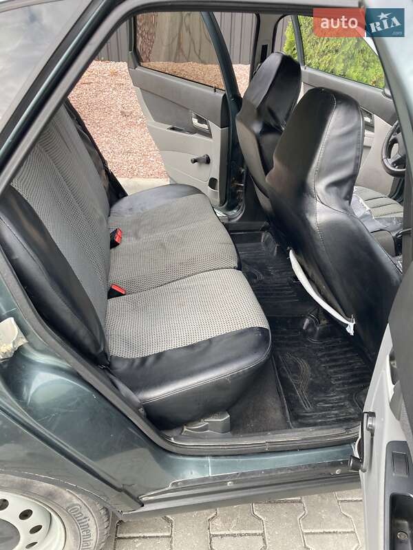 Хэтчбек ВАЗ / Lada 2172 Priora 2011 в Тернополе фото 7 Хэтчбек ВАЗ / Lada 2172 Priora 2011 в Тернополе