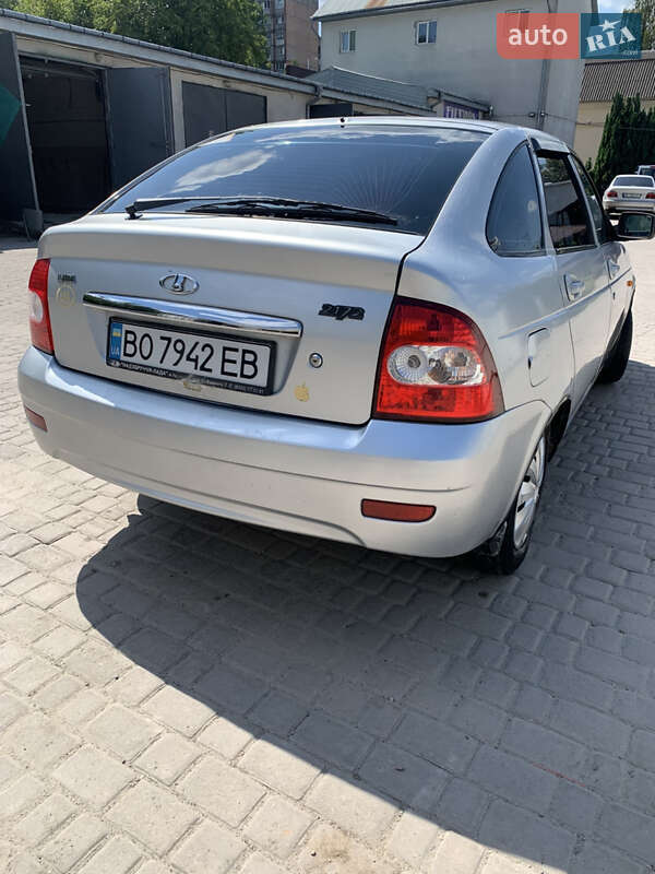 Хетчбек ВАЗ / Lada 2172 Priora 2010 в Тернополі