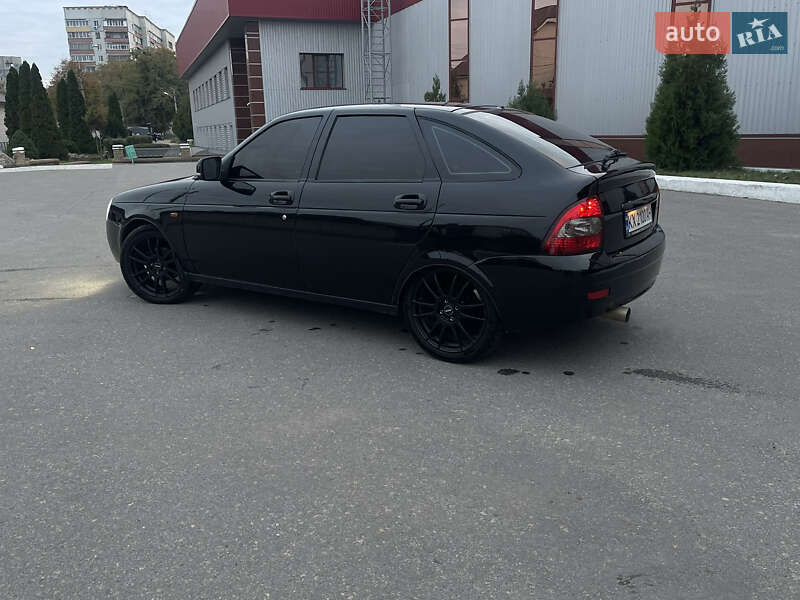 Хэтчбек ВАЗ / Lada 2172 Priora 2011 в Харькове