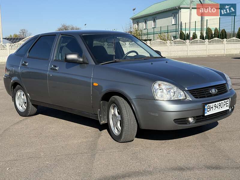 Хетчбек ВАЗ / Lada 2172 Priora 2008 в Маяках фото 2 Хетчбек ВАЗ / Lada 2172 Priora 2008 в Маяках