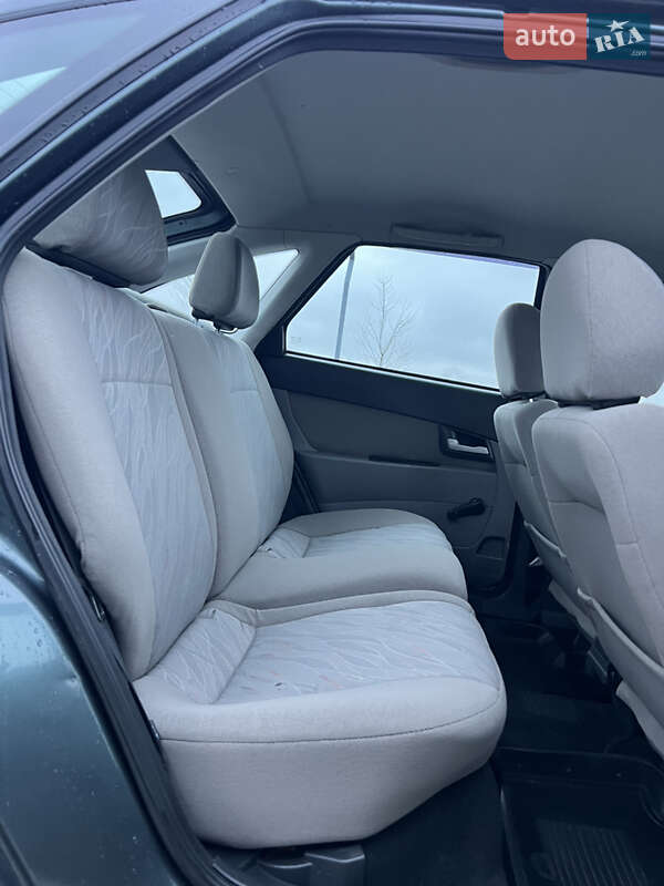 Хетчбек ВАЗ / Lada 2172 Priora 2008 в Здолбуніві фото 33 Хетчбек ВАЗ / Lada 2172 Priora 2008 в Здолбуніві