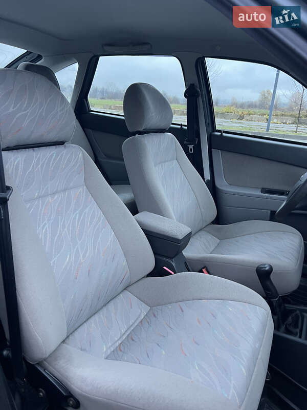 Хетчбек ВАЗ / Lada 2172 Priora 2008 в Здолбуніві фото 38 Хетчбек ВАЗ / Lada 2172 Priora 2008 в Здолбуніві