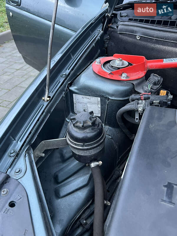 Хетчбек ВАЗ / Lada 2172 Priora 2008 в Здолбуніві фото 52 Хетчбек ВАЗ / Lada 2172 Priora 2008 в Здолбуніві