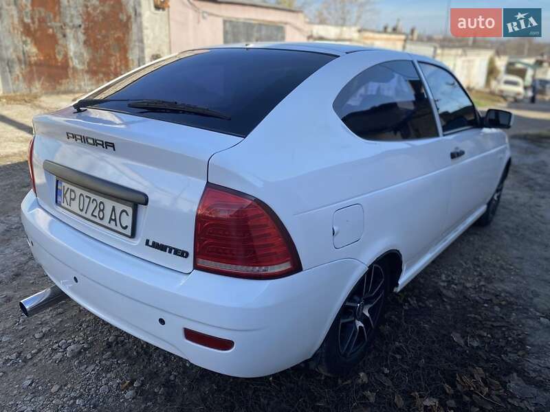 Хэтчбек ВАЗ / Lada 2172 Priora 2010 в Запорожье фото 2 Хэтчбек ВАЗ / Lada 2172 Priora 2010 в Запорожье