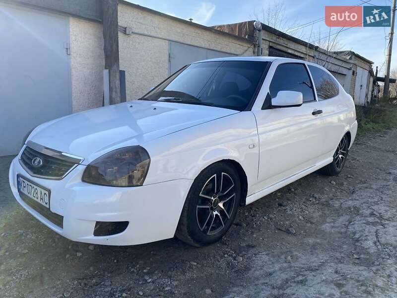 Хэтчбек ВАЗ / Lada 2172 Priora 2010 в Запорожье фото 7 Хэтчбек ВАЗ / Lada 2172 Priora 2010 в Запорожье