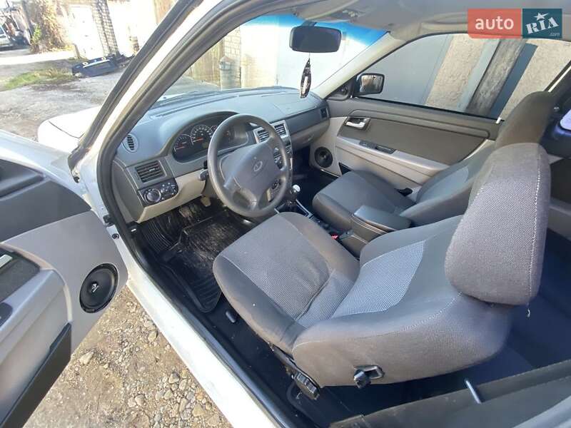 Хэтчбек ВАЗ / Lada 2172 Priora 2010 в Запорожье фото 12 Хэтчбек ВАЗ / Lada 2172 Priora 2010 в Запорожье