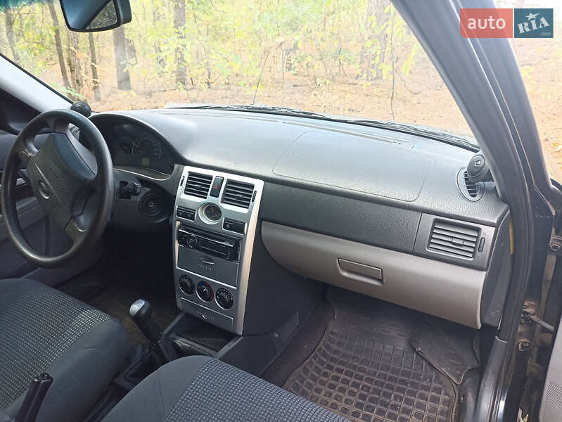 Хетчбек ВАЗ / Lada 2172 Priora 2008 в Сумах фото 9 Хетчбек ВАЗ / Lada 2172 Priora 2008 в Сумах