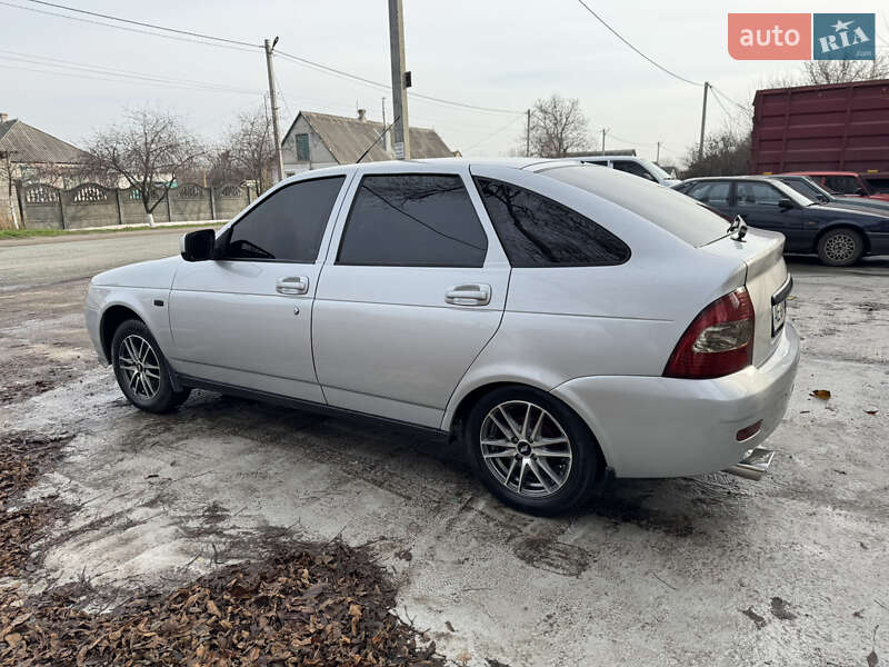 Хэтчбек ВАЗ / Lada 2172 Priora 2011 в Подгородном