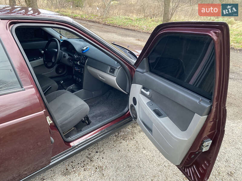 Хэтчбек ВАЗ / Lada 2172 Priora 2008 в Берегомете фото 12 Хэтчбек ВАЗ / Lada 2172 Priora 2008 в Берегомете