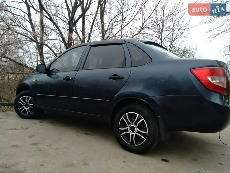 ВАЗ / Lada 2190 Granta 2013