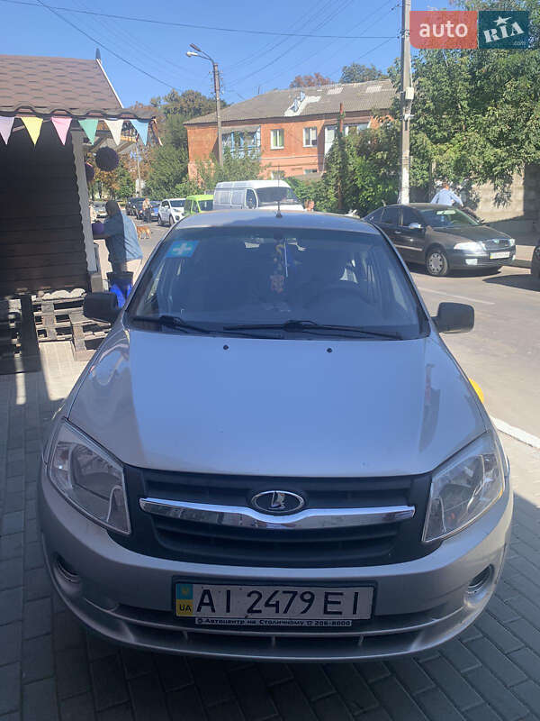 Седан ВАЗ / Lada 2190 Granta 2013 в Баришівка