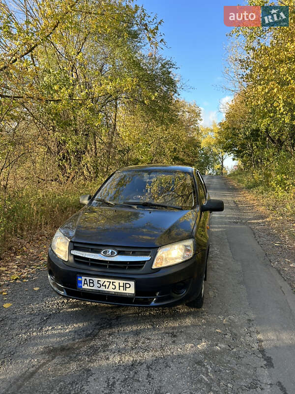 ВАЗ / Lada 2190 Granta 2012