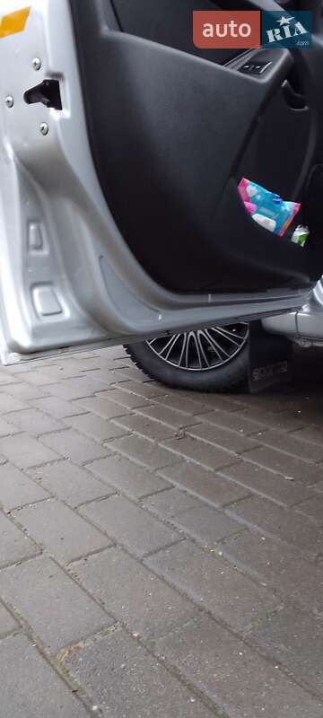 Седан ВАЗ / Lada 2190 Granta 2013 в Харькове фото 9 Седан ВАЗ / Lada 2190 Granta 2013 в Харькове