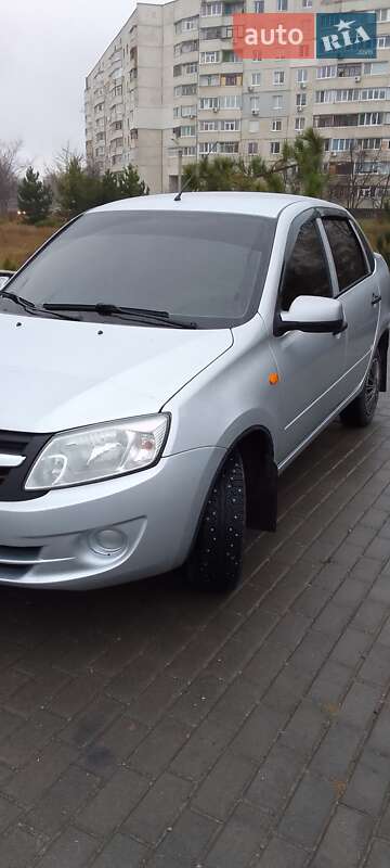 Седан ВАЗ / Lada 2190 Granta 2013 в Харькове фото 31 Седан ВАЗ / Lada 2190 Granta 2013 в Харькове
