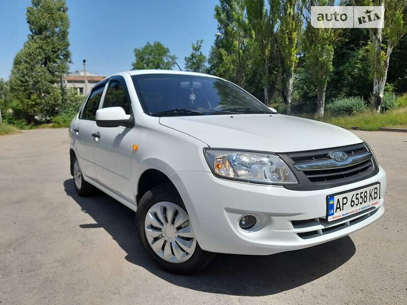 Седан ВАЗ / Lada 2190 Granta 2013 в Запорожье