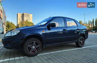 Седан ВАЗ / Lada 2190 Granta 2013 в Одессе