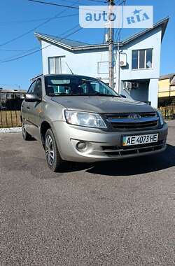 Седан ВАЗ / Lada 2190 Granta 2012 в Богдановке