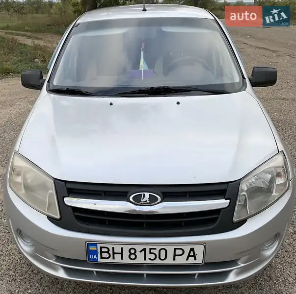 ВАЗ / Lada 2190 Granta 2013