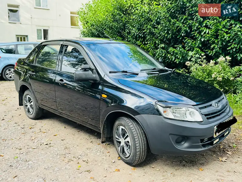 ВАЗ / Lada 2190 Granta