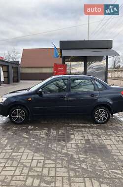 Седан ВАЗ 2190 Granta 2013 в 
