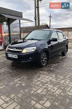 Седан ВАЗ 2190 Granta 2013 в 