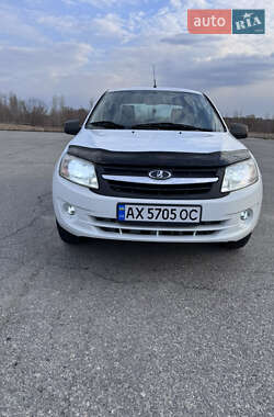 Седан ВАЗ 2190 Granta 2013 в 