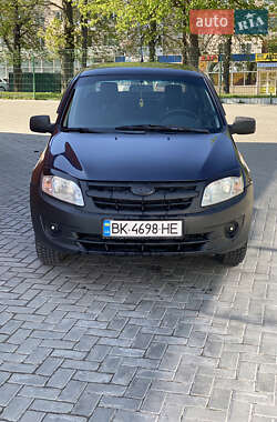 Седан ВАЗ 2190 Granta 2012 в 