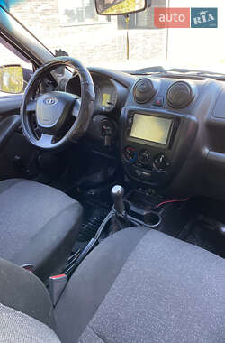 Седан ВАЗ 2190 Granta 2012 в 