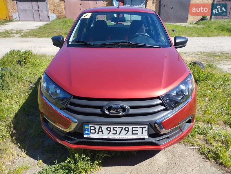 Седан ВАЗ 2190 Granta 2021 в 
