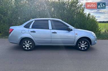 Седан ВАЗ 2190 Granta 2014 в 