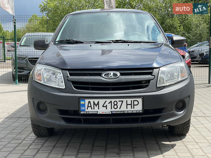 Седан ВАЗ / Lada 2190 Granta 2012 в Бердичеве