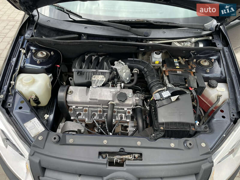 Седан ВАЗ / Lada 2190 Granta 2012 в Бердичеве