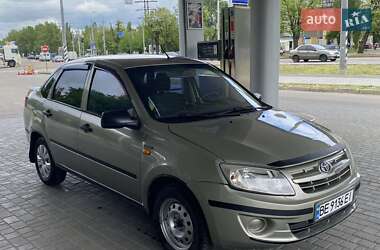 Седан ВАЗ 2190 Granta 2012 в 