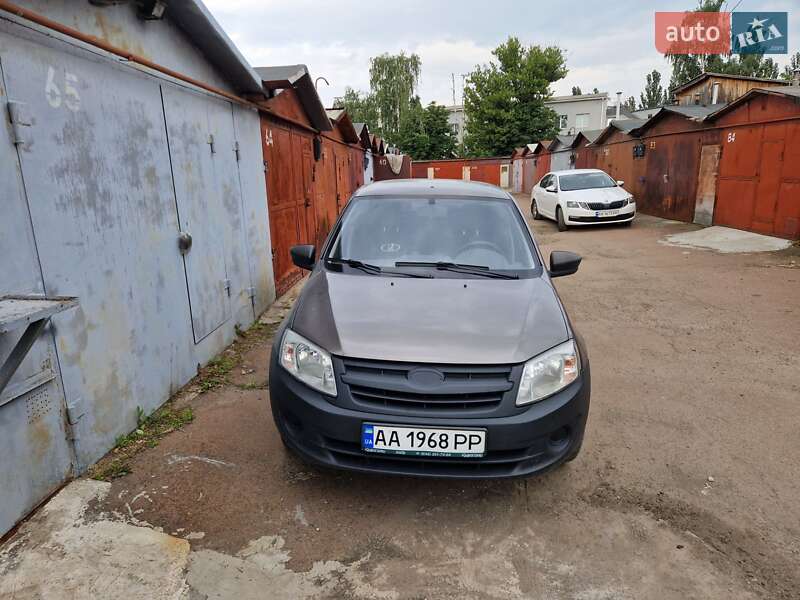 Седан ВАЗ / Lada 2190 Granta 2015 в Киеве