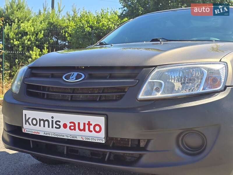 Седан ВАЗ / Lada 2190 Granta 2015 в Хмельницком